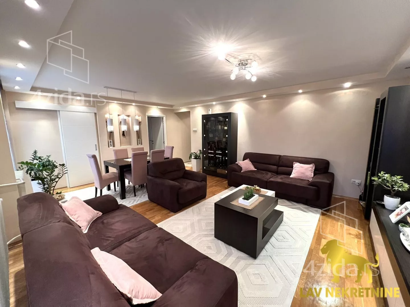 Trosoban stan | 4zida