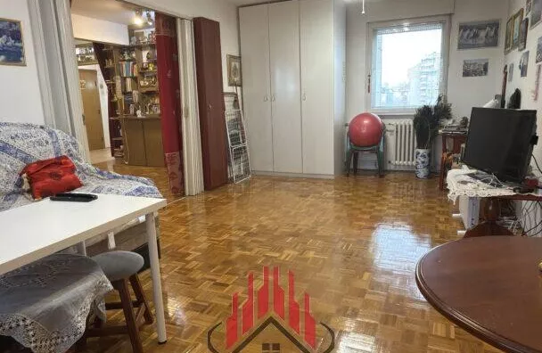 Četvoroiposoban stan | 4zida