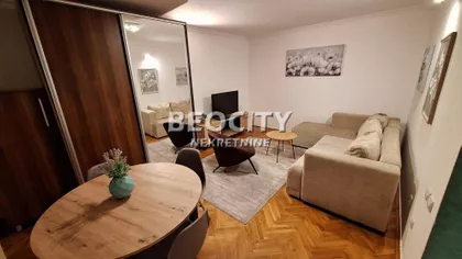 Petra Drapšina | 4zida.rs