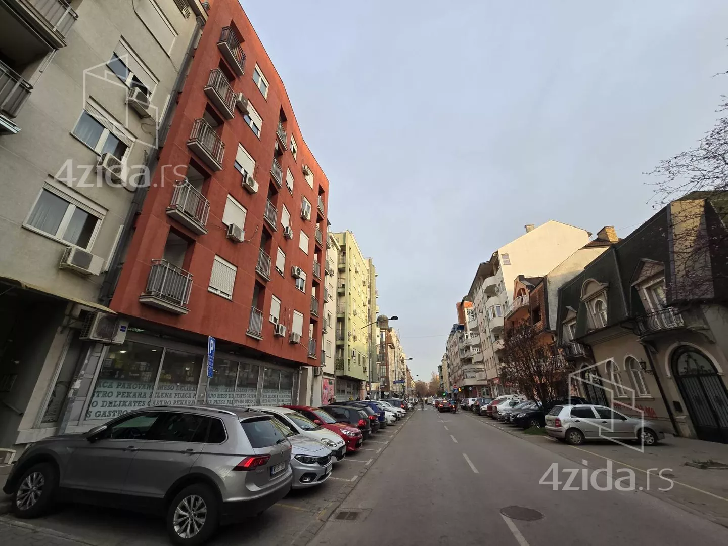 Jednoiposoban stan | 4zida