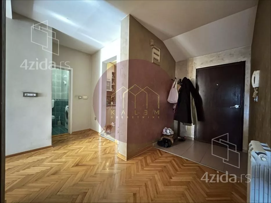 Petosoban stan | 4zida