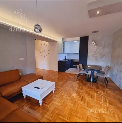 Ivana Broza | 4zida.rs