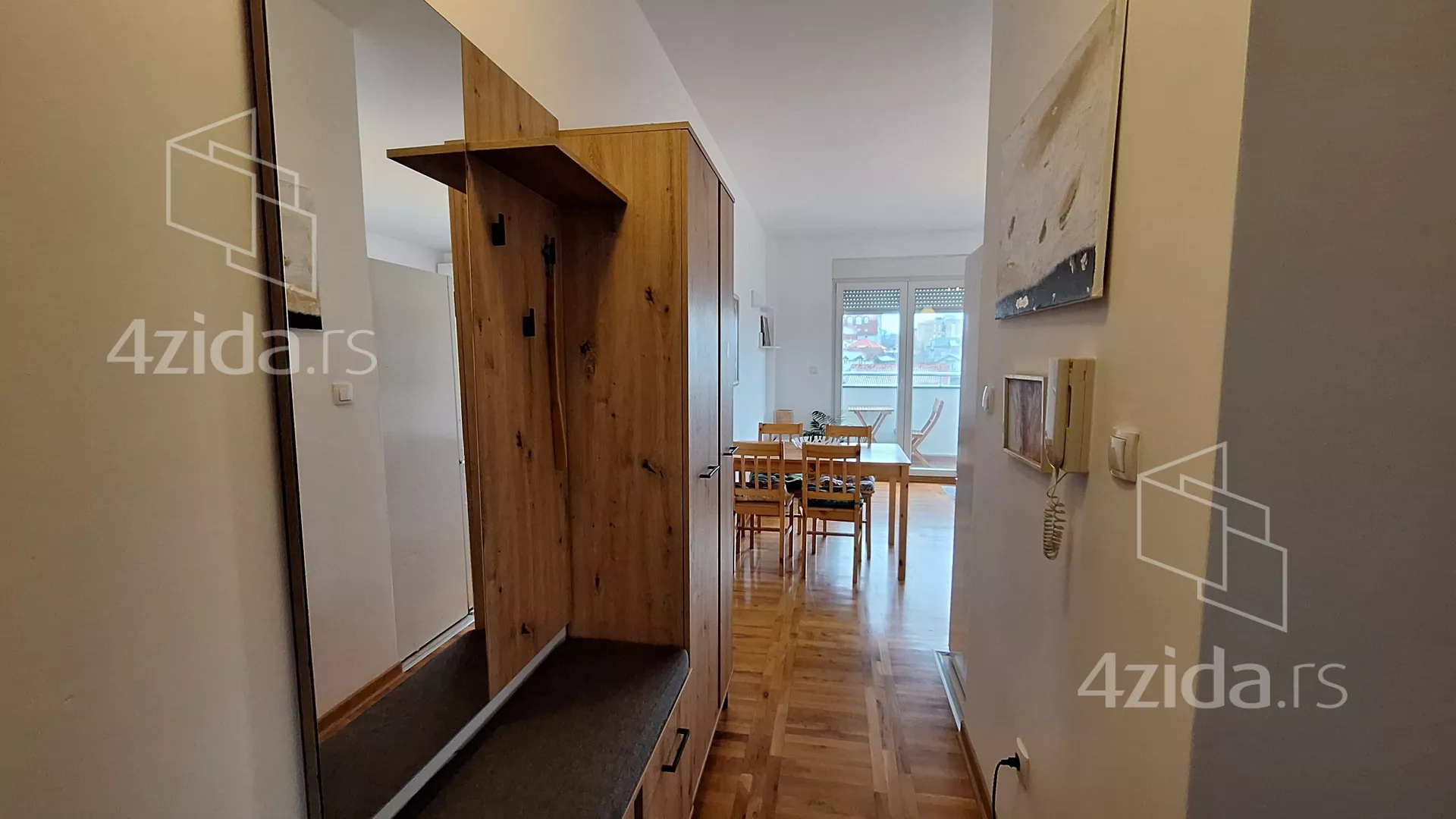 Jednoiposoban stan | 4zida