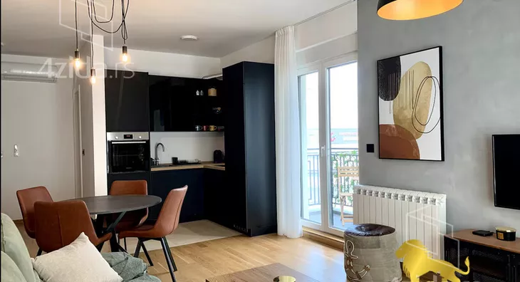 Troiposoban stan | 4zida