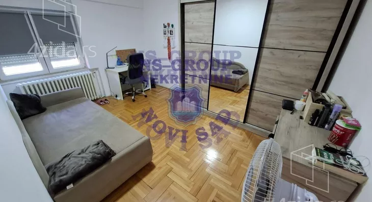 Petosoban stan | 4zida