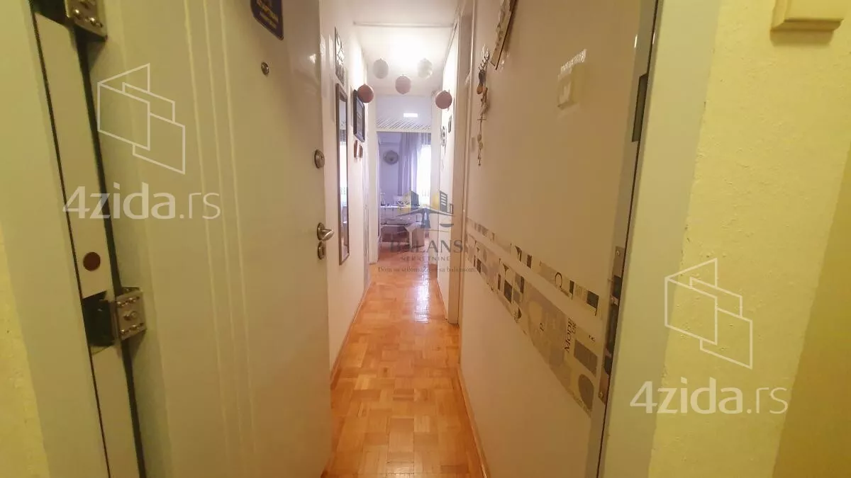 Petosoban stan | 4zida