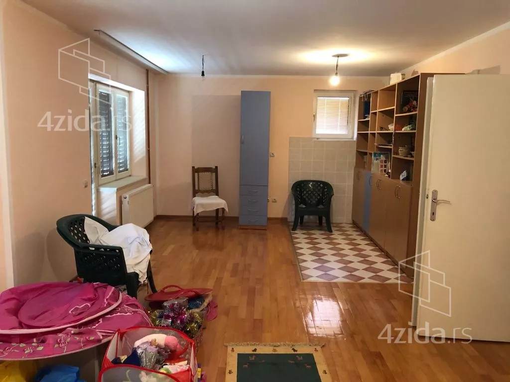 4-etažna kuća | 4zida