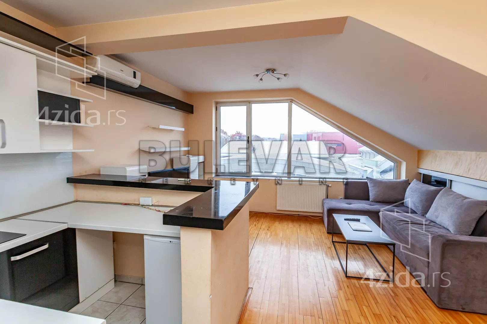 Troiposoban stan | 4zida