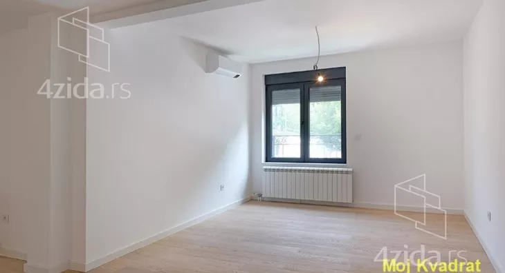 Sedmosoban stan | 4zida