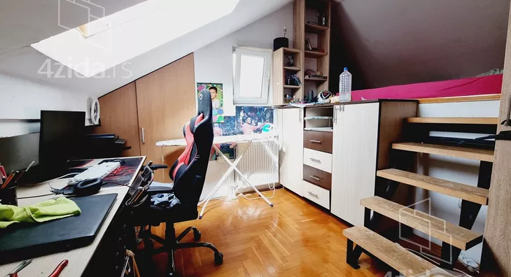 Četvoroiposoban stan | 4zida