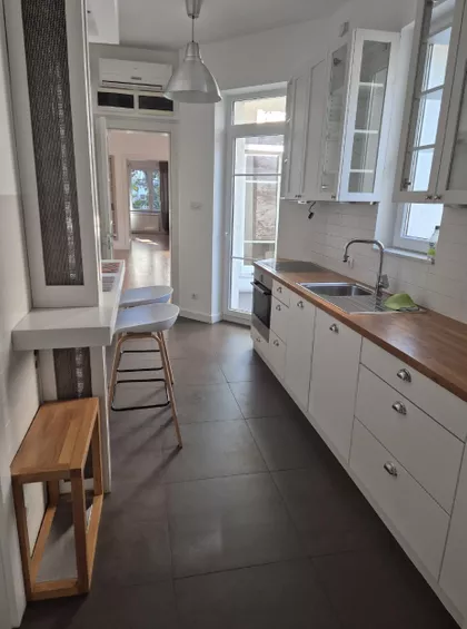 Cara Dusana | 4zida.rs