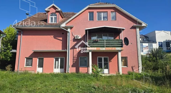 Poslovna zgrada | 4zida