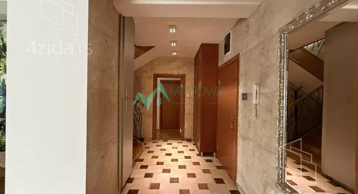 Četvoroiposoban stan | 4zida