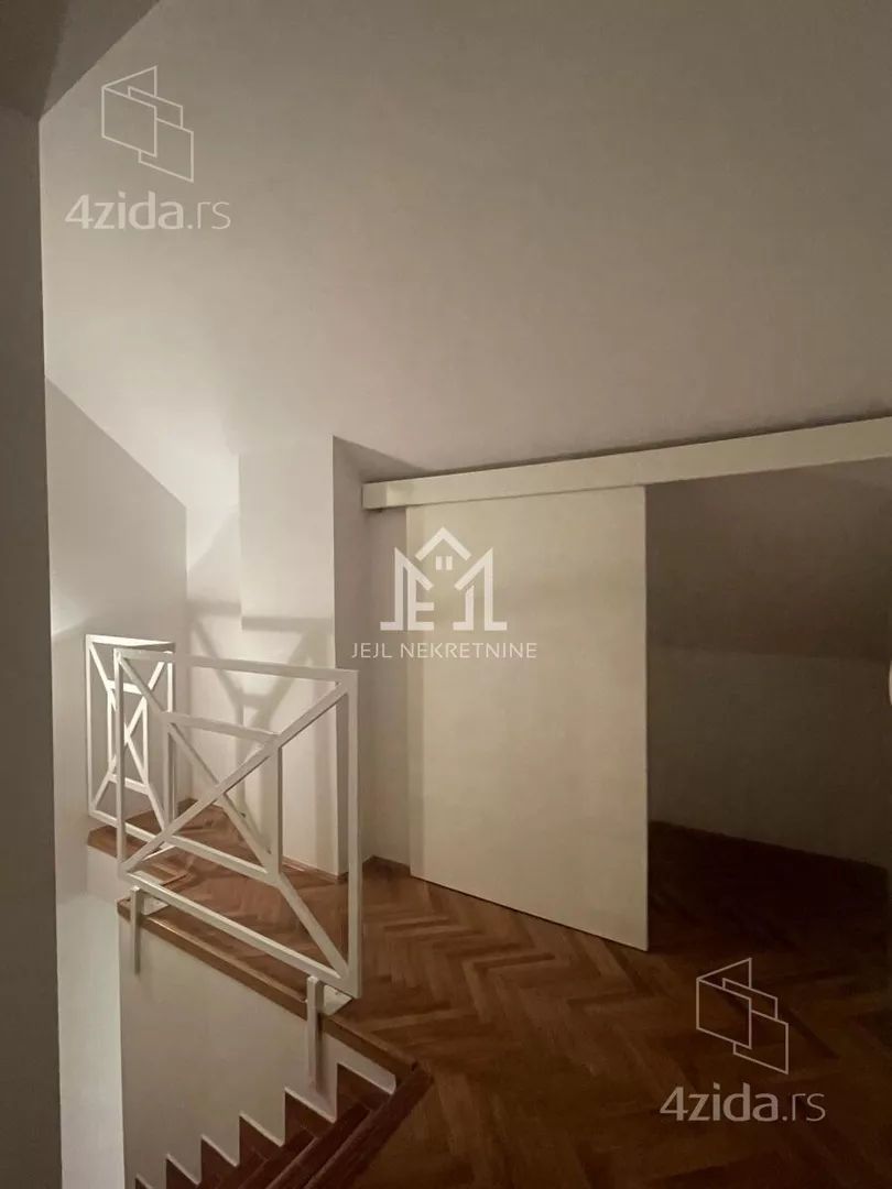 Šestosoban stan | 4zida
