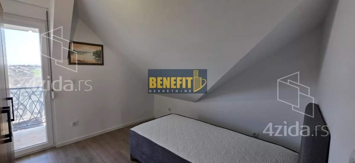 Četvoroiposoban stan | 4zida