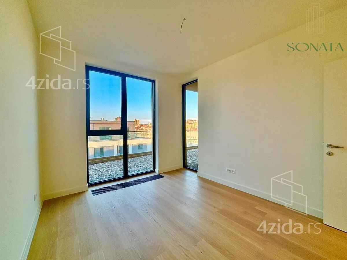 Šestosoban stan | 4zida