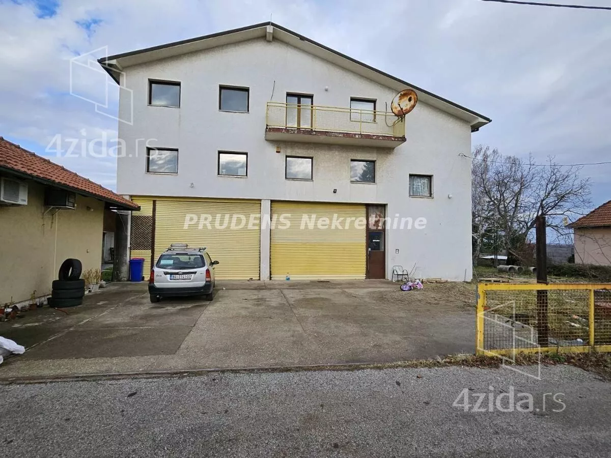 Poslovna zgrada | 4zida