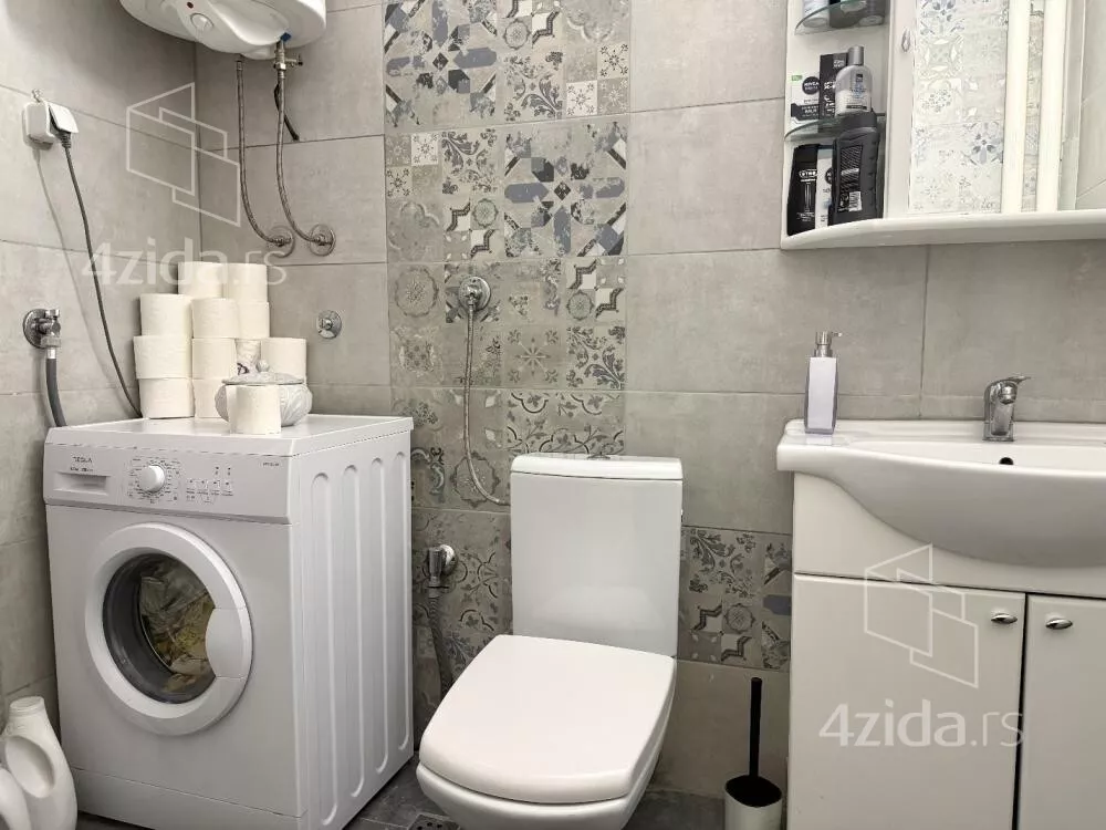 Troiposoban stan | 4zida