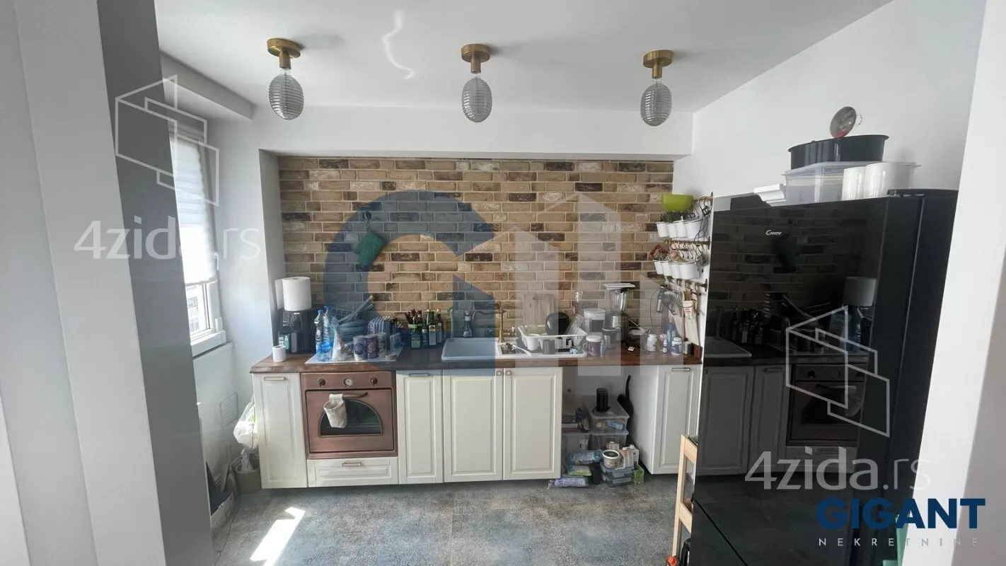 Petosoban stan | 4zida