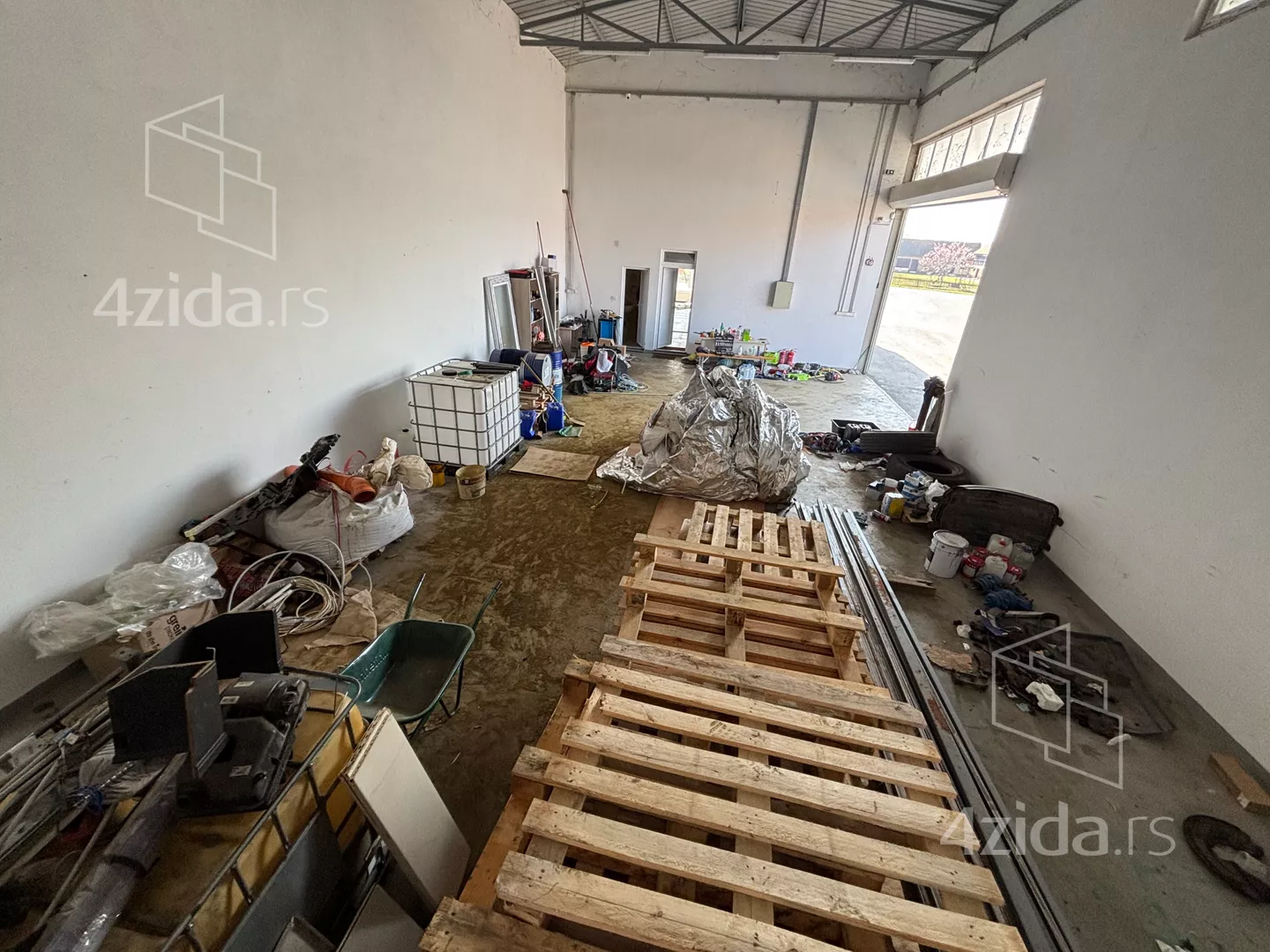 Poslovni prostor | 4zida