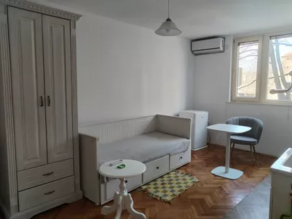 Mike Alasa | 4zida.rs