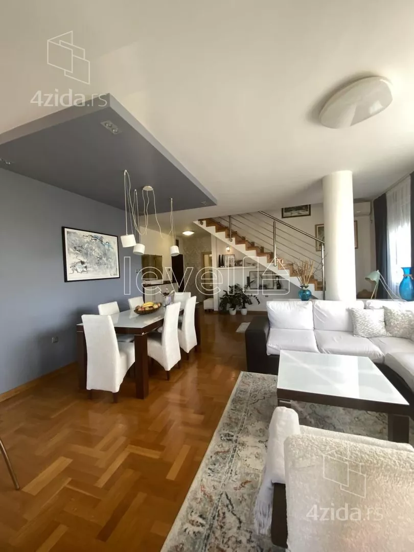 Šestosoban stan | 4zida