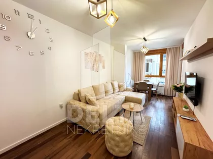 Bulevar Nemanjića 35 | 4zida.rs