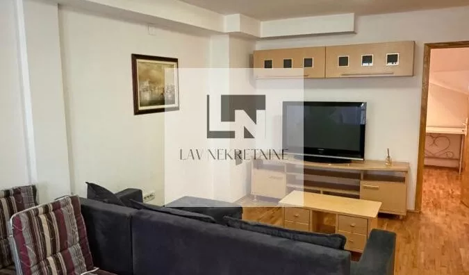 Šestosoban stan | 4zida