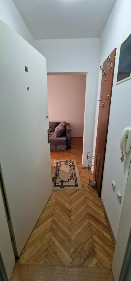 Jug Bogdana 4 | 4zida.rs