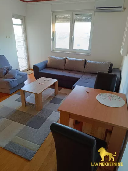 VESELINA MASLEŠE | 4zida.rs