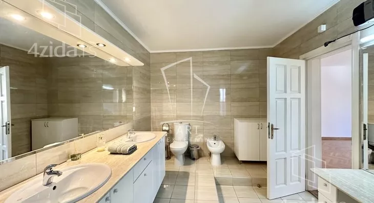 4-etažna kuća | 4zida