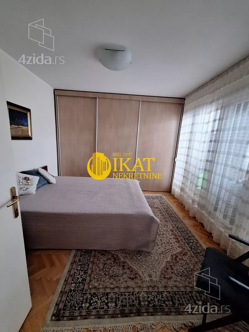 Petosoban stan | 4zida