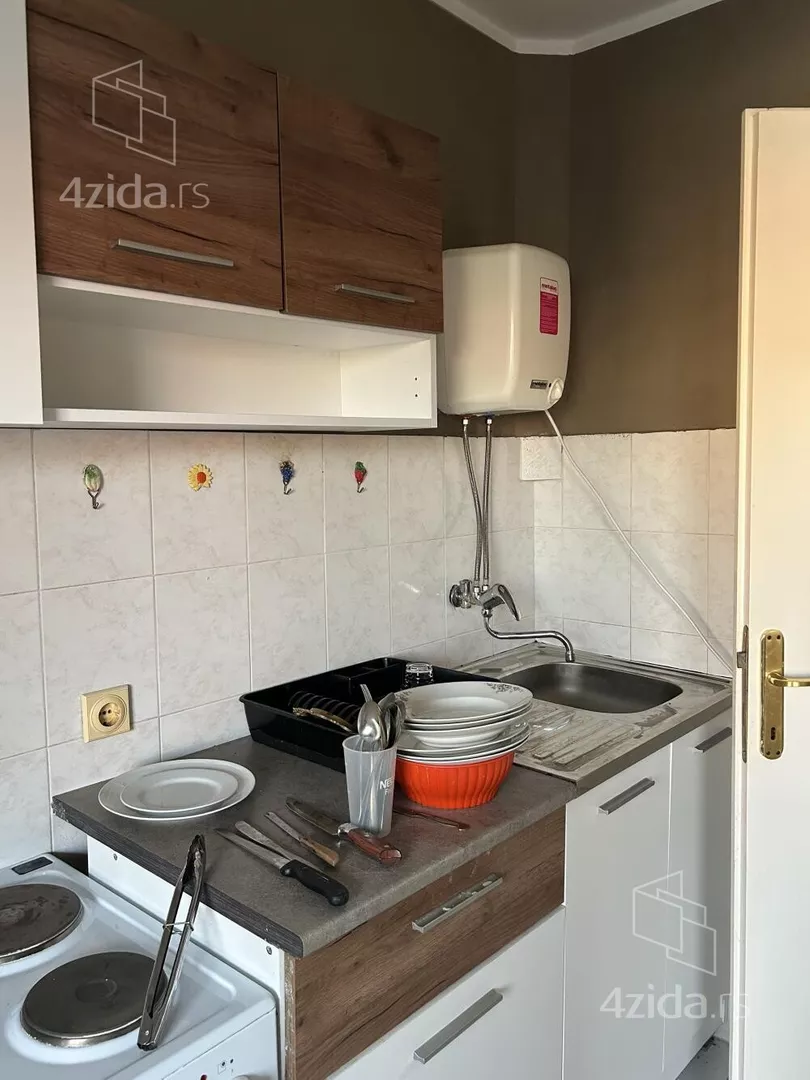 Četvoroiposoban stan | 4zida