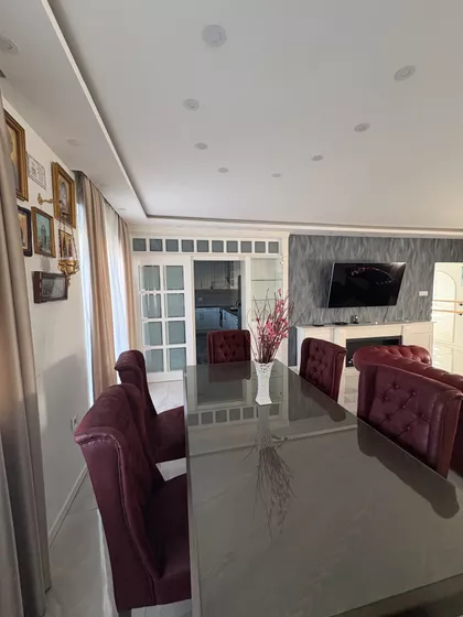 Diane Budisavljević 7 | 4zida.rs