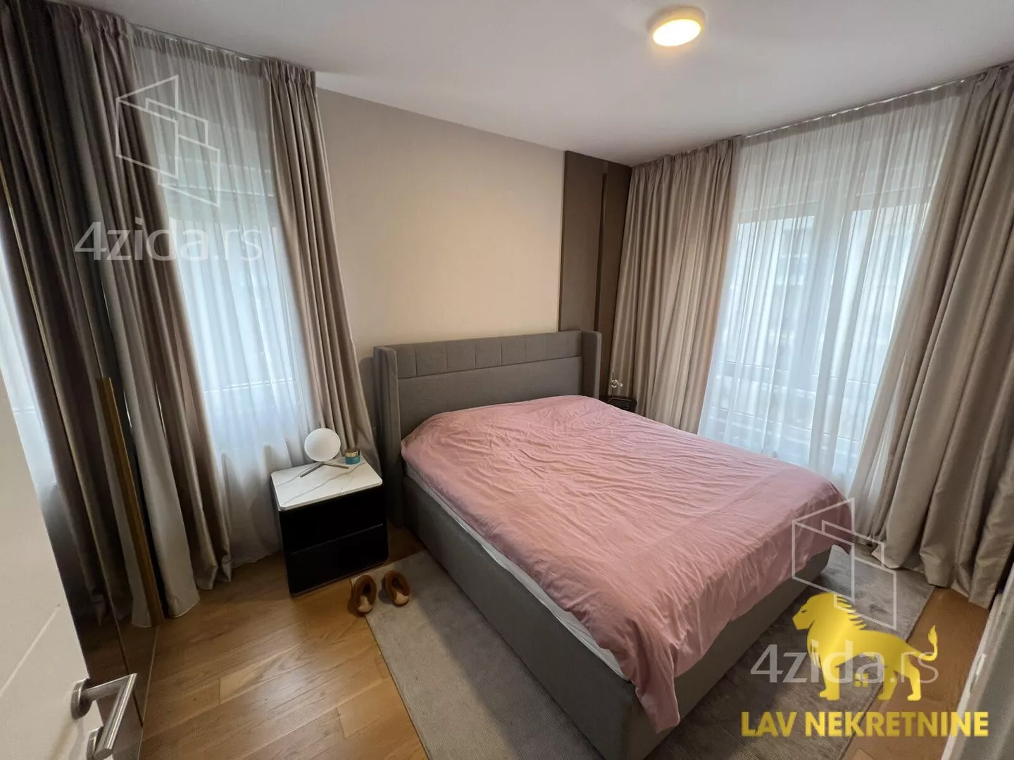 Troiposoban stan | 4zida