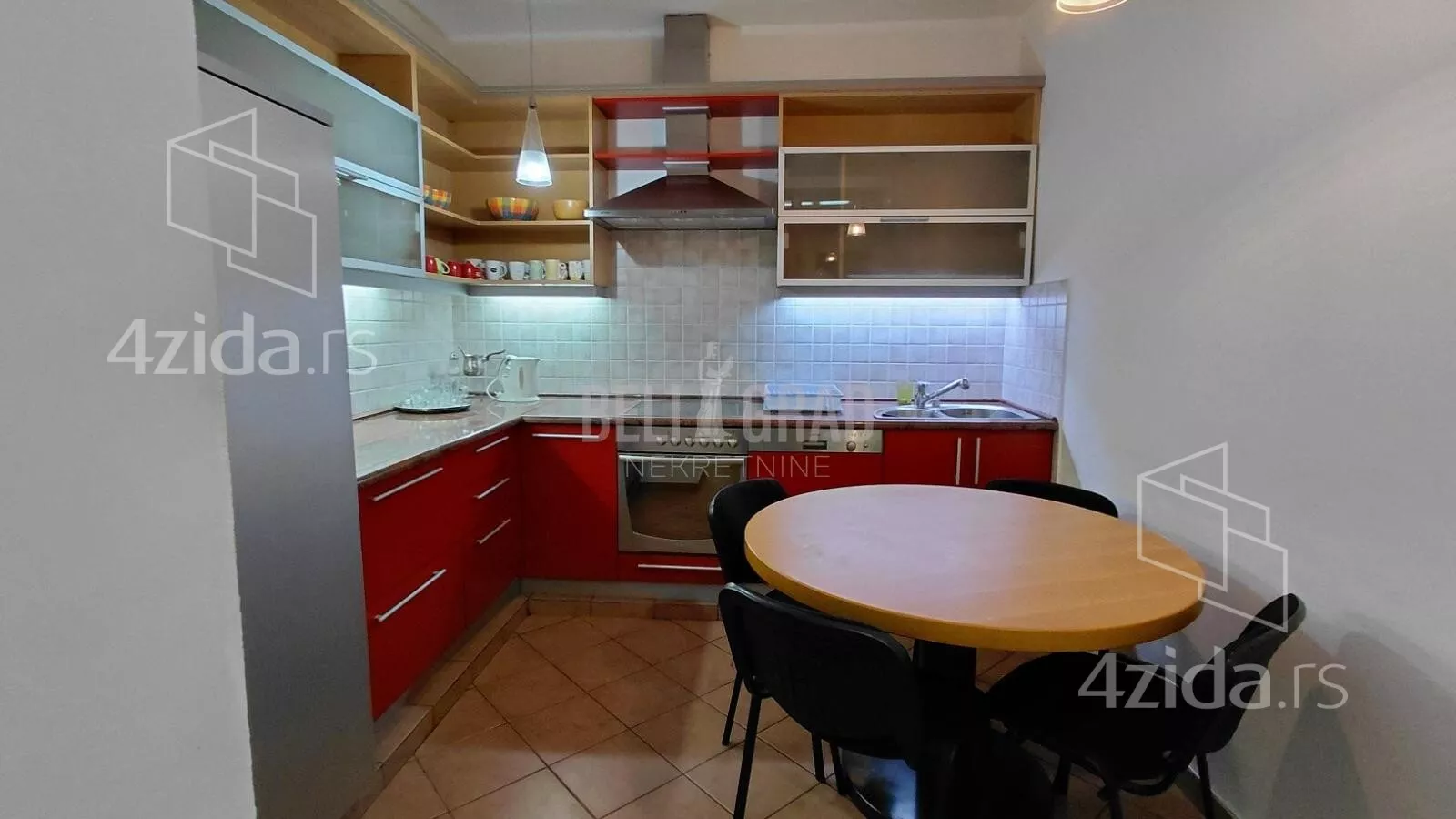 Šestosoban stan | 4zida