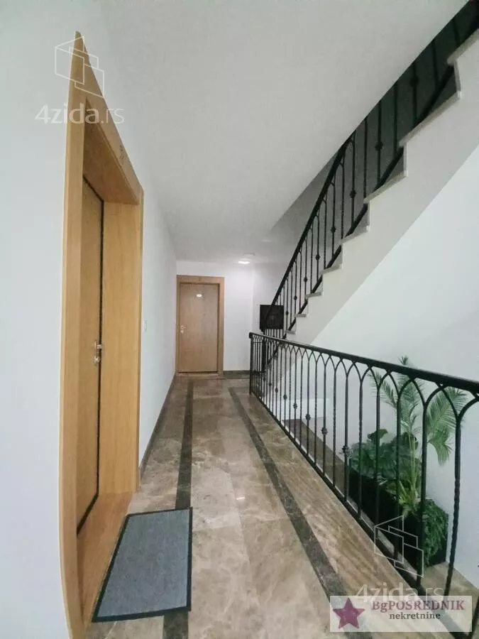 Petosoban stan | 4zida