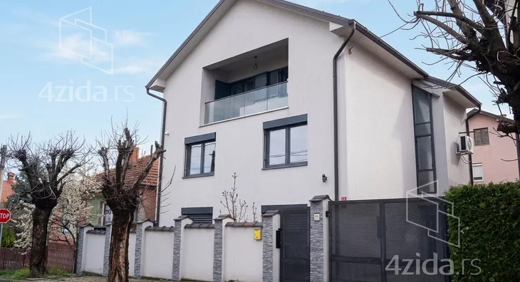 3-etažna kuća | 4zida