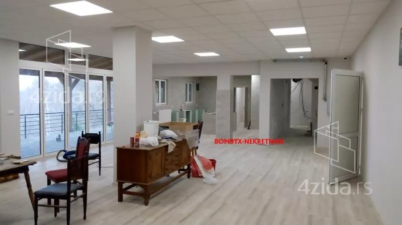 Poslovni prostor | 4zida