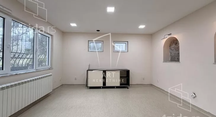 Petoiposoban stan | 4zida