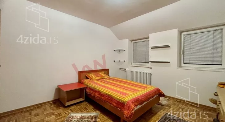 Petosoban stan | 4zida