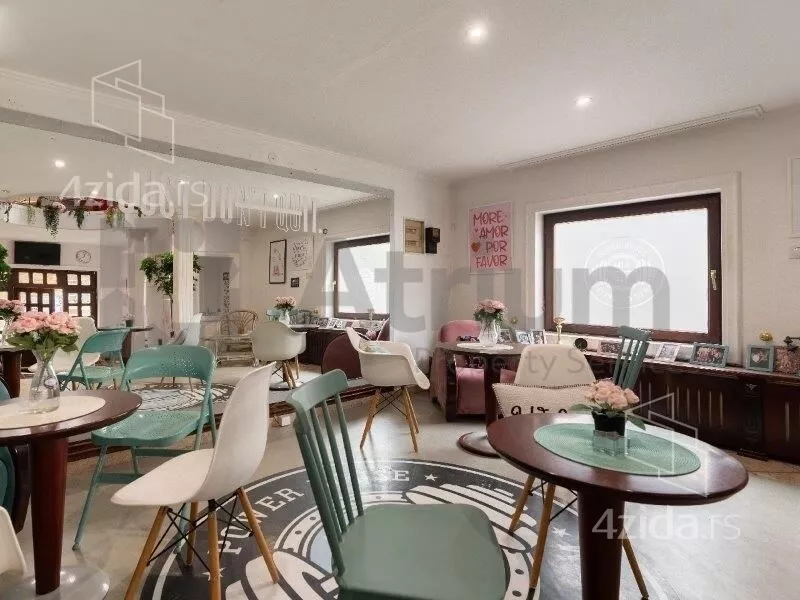 Poslovna zgrada | 4zida