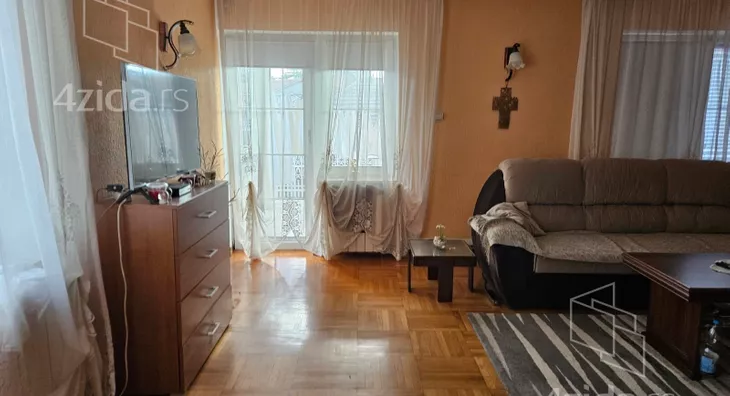 4-etažna kuća | 4zida