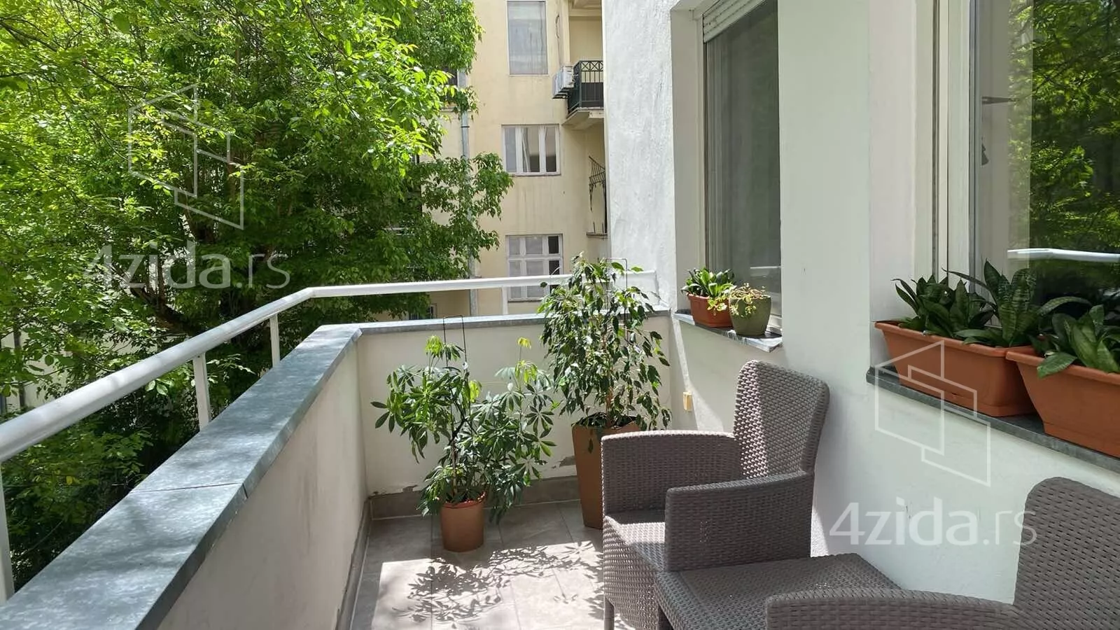 Dvoiposoban stan | 4zida