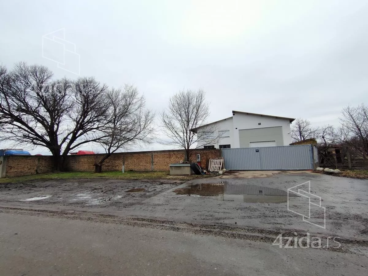 Poslovna zgrada | 4zida