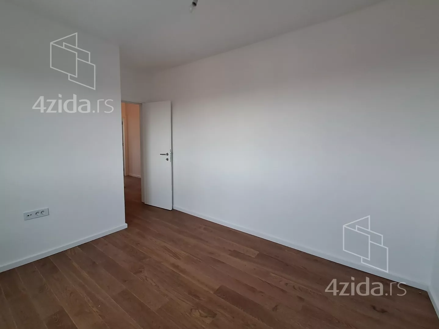 Četvoroiposoban stan | 4zida