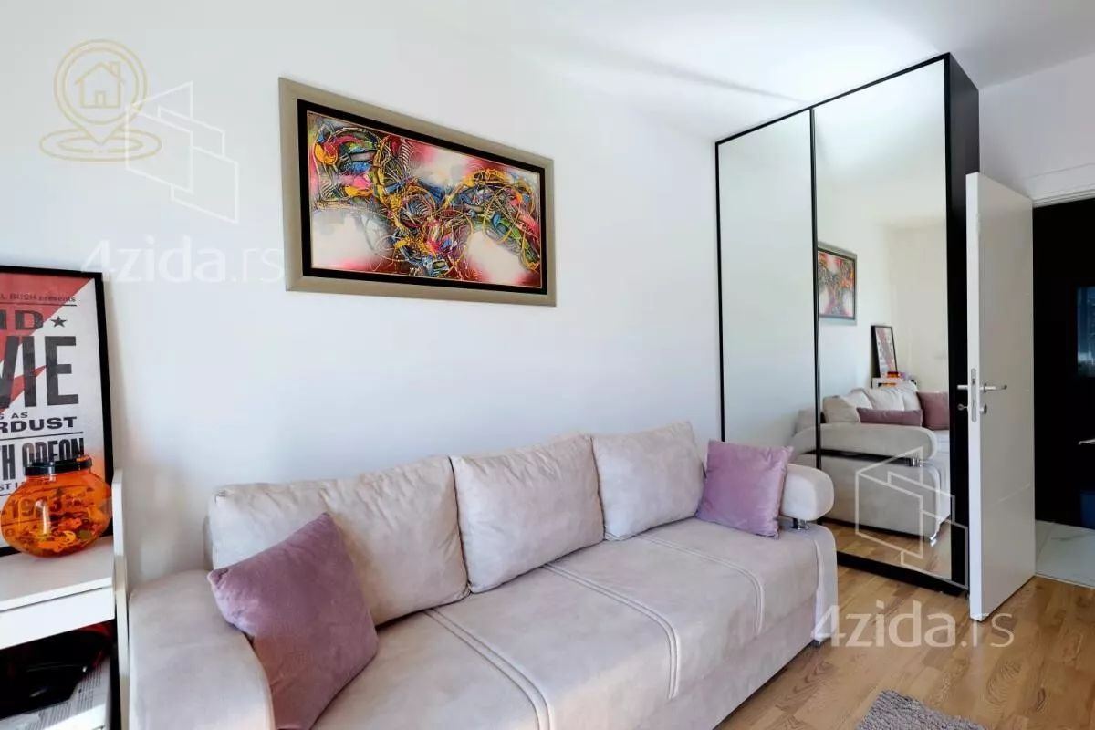 Petosoban stan | 4zida