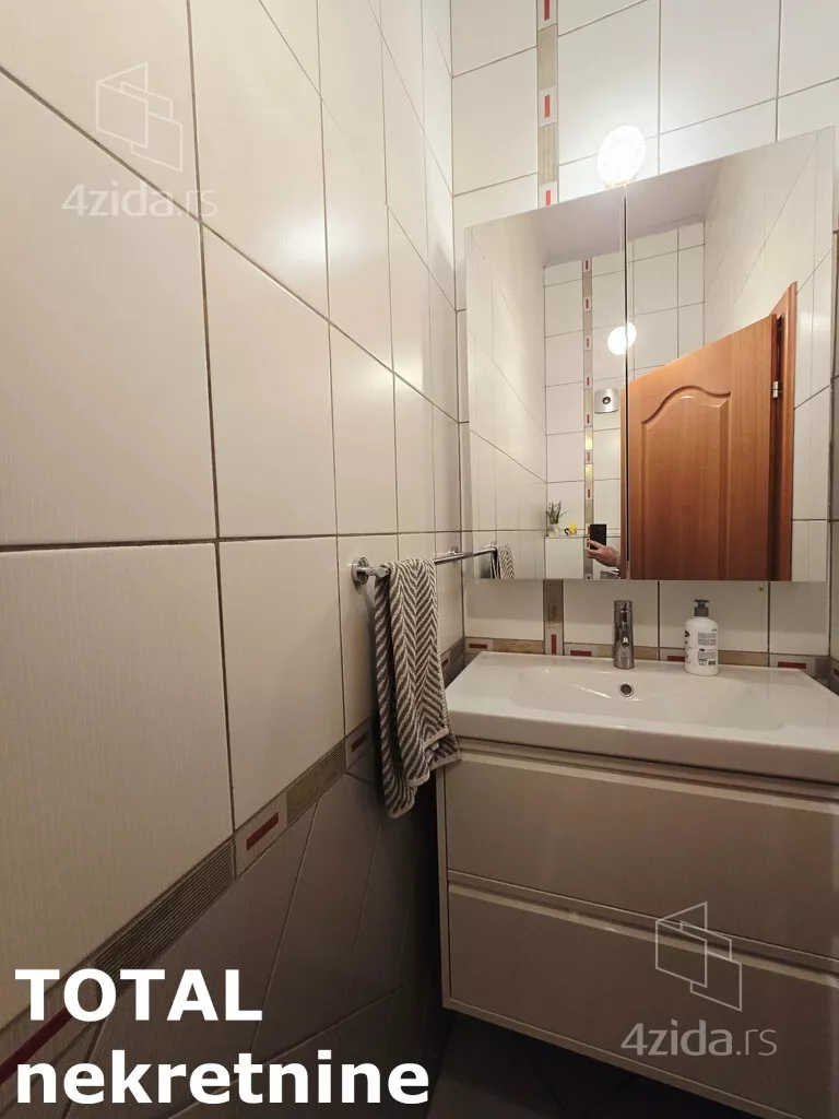 Petosoban stan | 4zida