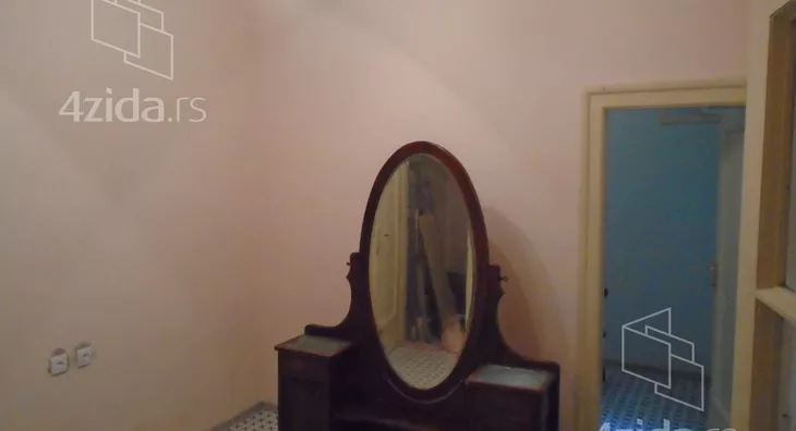 Četvoroiposoban stan | 4zida