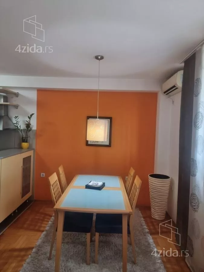 Troiposoban stan | 4zida